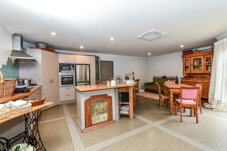 Photo of property in 37 Farringdon Avenue, Rototuna North, Hamilton, 3210