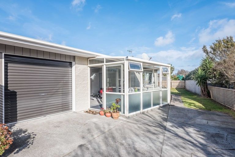 Photo of property in 30a Toru Road, Paraparaumu Beach, Paraparaumu, 5032