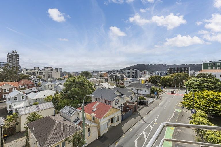 Photo of property in Winslow Apartments, 12/2 Ohiro Road, Aro Valley, Wellington, 6021