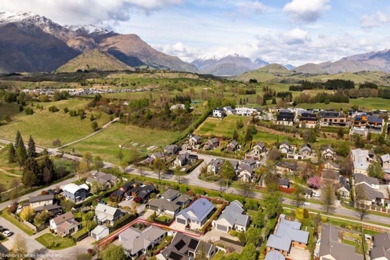 Photo of property in 9 Innes Place, Arrowtown, 9302