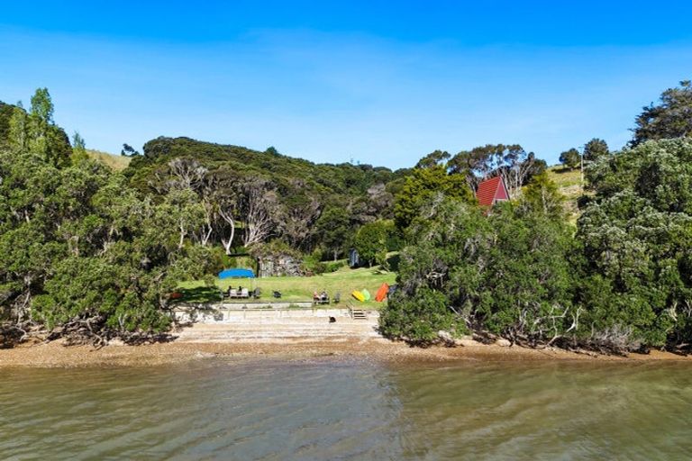 Photo of property in 206 Aucks Road, Okiato, Russell, 0272