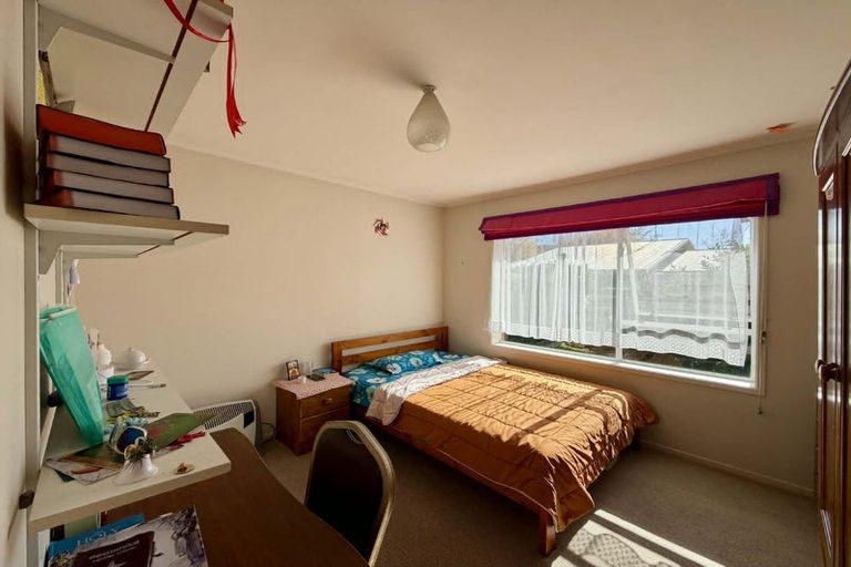 Photo of property in 17 Heaphy Street, Westown, New Plymouth, 4310