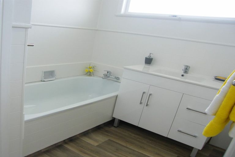 Photo of property in 1/150 Porchester Road, Papakura, 2110