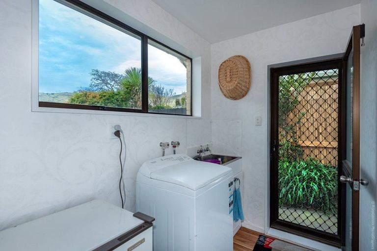 Photo of property in 21 Laing Crescent, Heathcote Valley, Christchurch, 8022