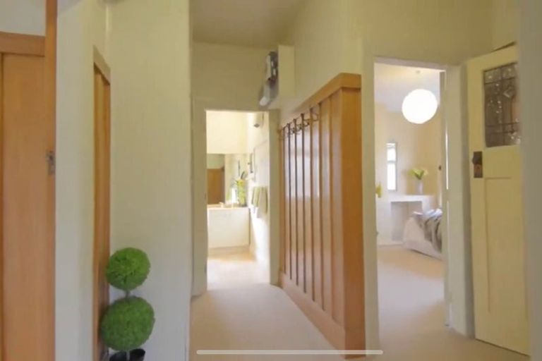 Photo of property in 9 Martin Avenue, Beckenham, Christchurch, 8023