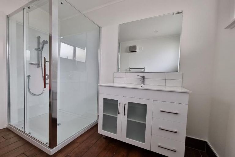 Photo of property in 5a Randwick Road, Northland, Wellington, 6012