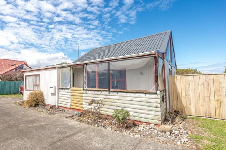 Photo of property in 180a Cornfoot Street, Castlecliff, Whanganui, 4501