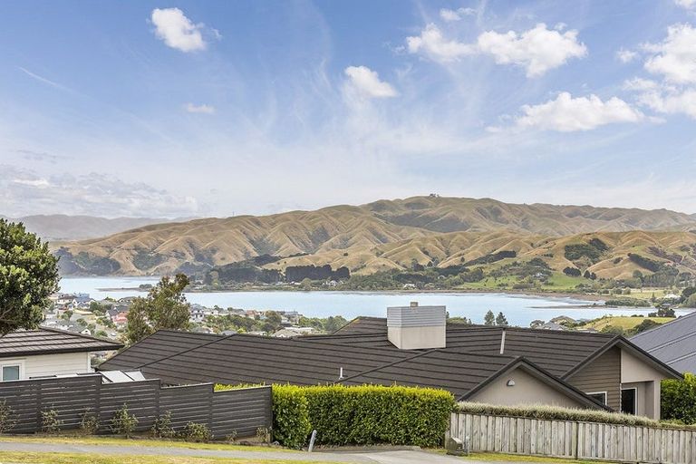 Photo of property in 152 Endeavour Drive, Whitby, Porirua, 5024