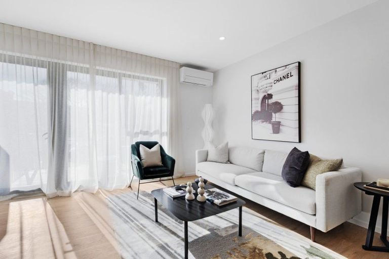 Photo of property in 15 Fencible Drive, Howick, Auckland, 2014