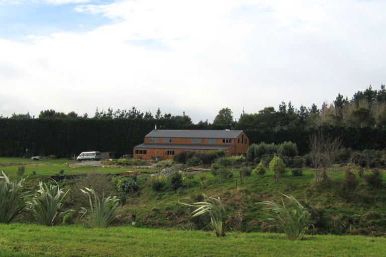 Photo of property in 60 Waicola Drive, Fitzherbert, Palmerston North, 4471