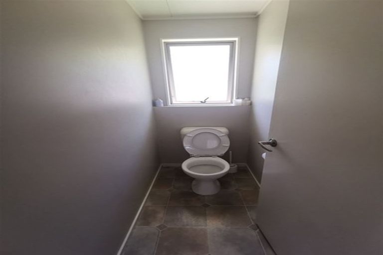 Photo of property in 48 Candia Road, Swanson, Auckland, 0614