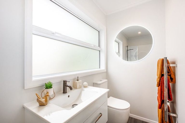 Photo of property in 52 Lees Grove, Wainuiomata, Lower Hutt, 5014