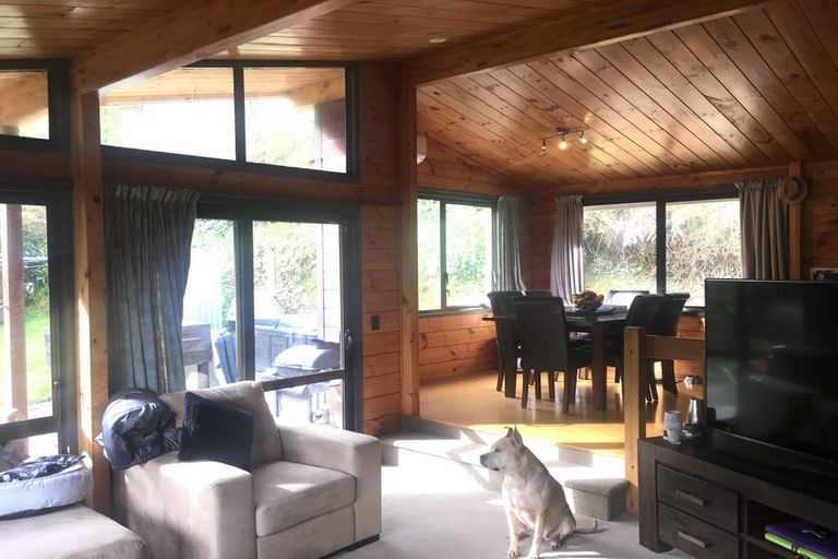 Photo of property in 95 Manuka Street, Stokes Valley, Lower Hutt, 5019