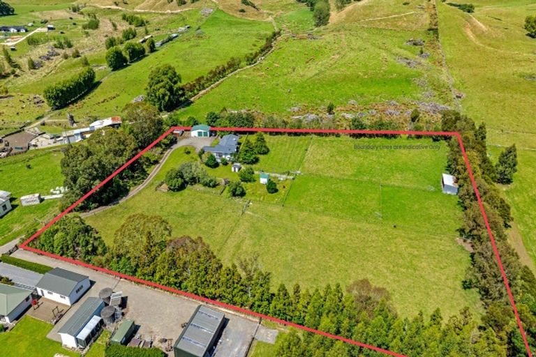Photo of property in 450 Fitzherbert Road East, Aokautere, Palmerston North, 4471