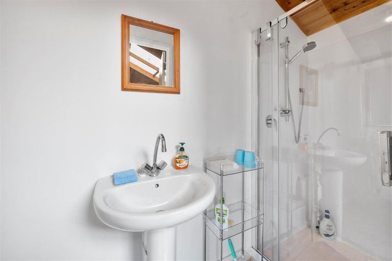 Photo of property in 24 Selwyn Road, Lynmore, Rotorua, 3010