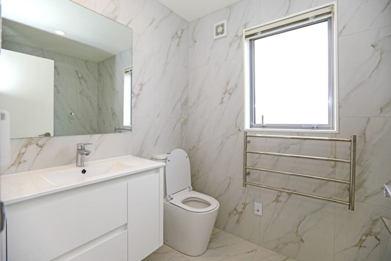 Photo of property in 674a East Coast Road, Pinehill, Auckland, 0630