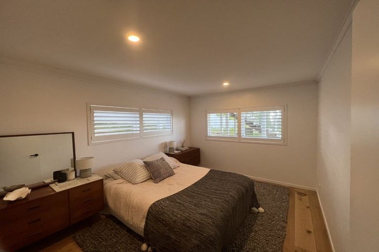 Photo of property in 1/4 Beach Road, Castor Bay, Auckland, 0620