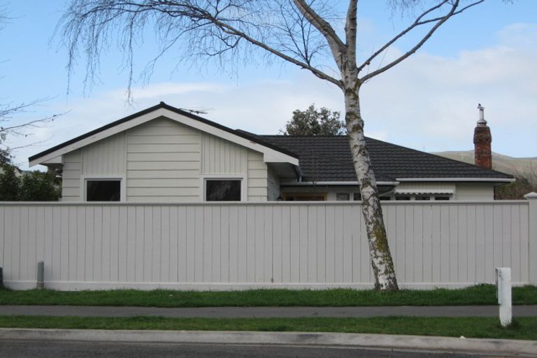 Photo of property in 25 Thorrington Road, Cashmere, Christchurch, 8022