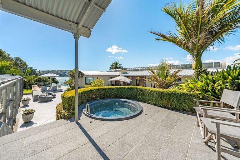 Photo of property in 360 Paremata Road, Whitby, Porirua, 5381