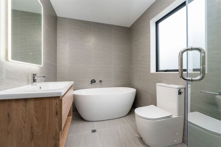 Photo of property in 25 Bronzewater Drive, Silverdale, 0932