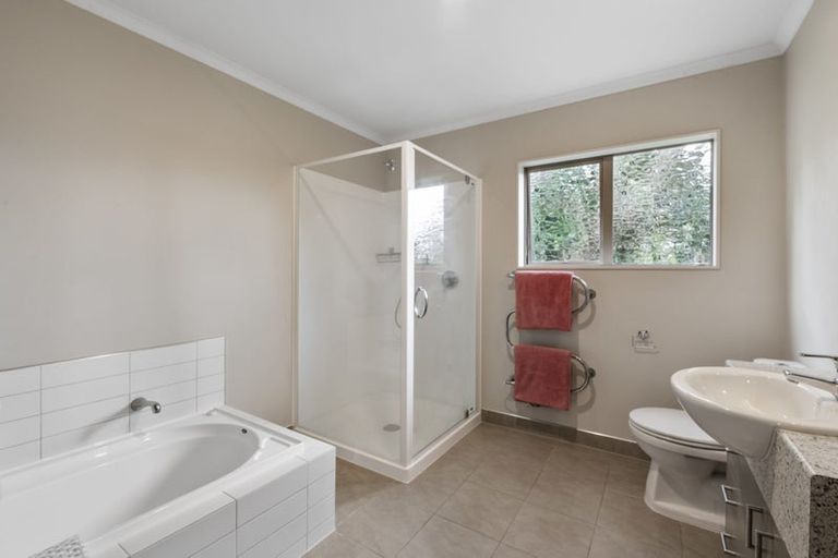 Photo of property in 31a Ocean View Road, Hatfields Beach, Orewa, 0931