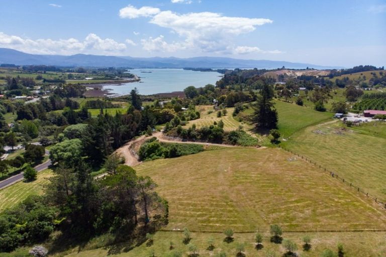 Photo of property in 12 Kina Beach Road, Tasman, Upper Moutere, 7173