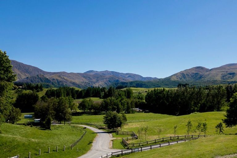 Photo of property in 28 Hogans Gully Road, Arrowtown, 9371