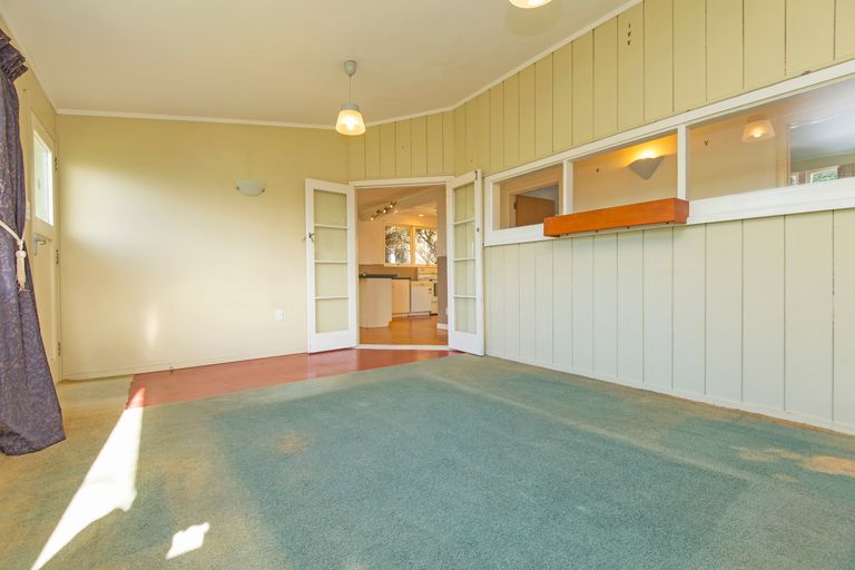 Photo of property in 7 Holiday Road, Stanmore Bay, Whangaparaoa, 0932