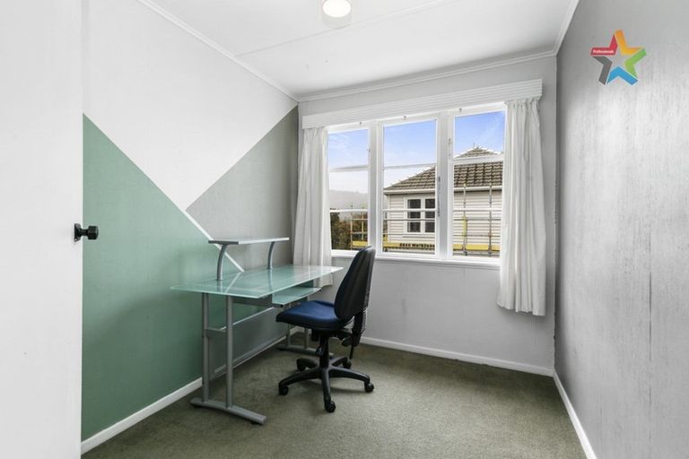 Photo of property in 51 Compton Crescent, Taita, Lower Hutt, 5011