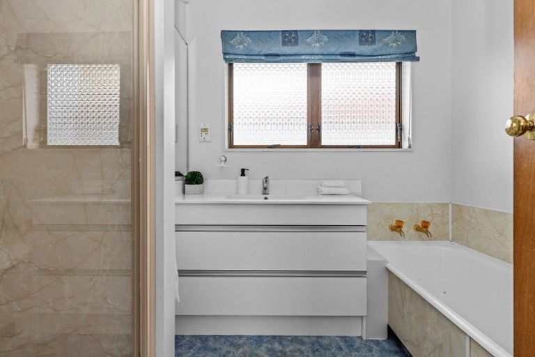 Photo of property in 149 Tait Drive, Greenmeadows, Napier, 4112