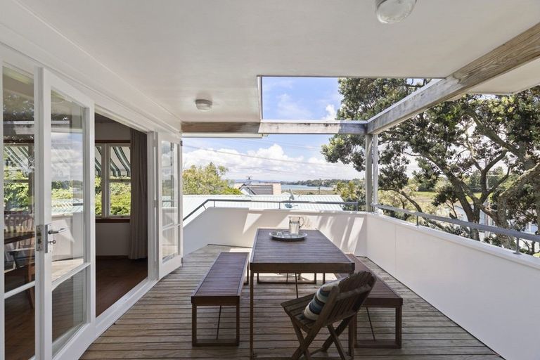 Photo of property in 35 Kawerau Avenue, Devonport, Auckland, 0624