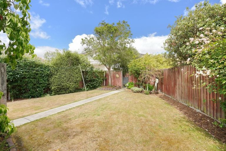 Photo of property in 10 Cheam Street, Dallington, Christchurch, 8061