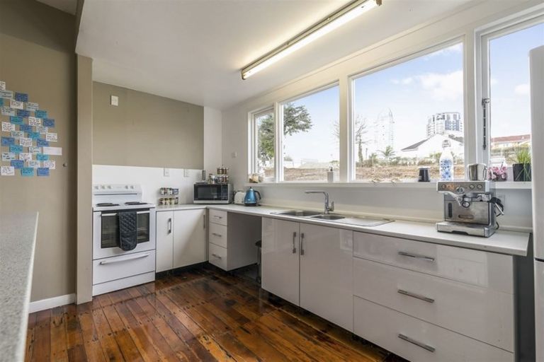 Photo of property in 46 Byron Avenue, Takapuna, Auckland, 0622