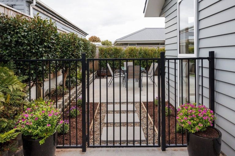 Photo of property in 46 Peppertree Glade, Kelvin Grove, Palmerston North, 4414