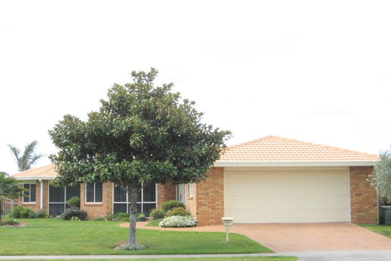 Photo of property in 71 Gravatt Road, Papamoa Beach, Papamoa, 3118