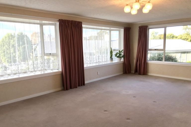 Photo of property in 14 Parkview Place, Avonhead, Christchurch, 8042