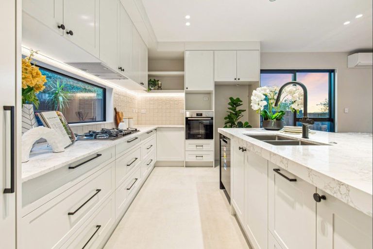 Photo of property in 22c Gulf Crest, Bucklands Beach, Auckland, 2012