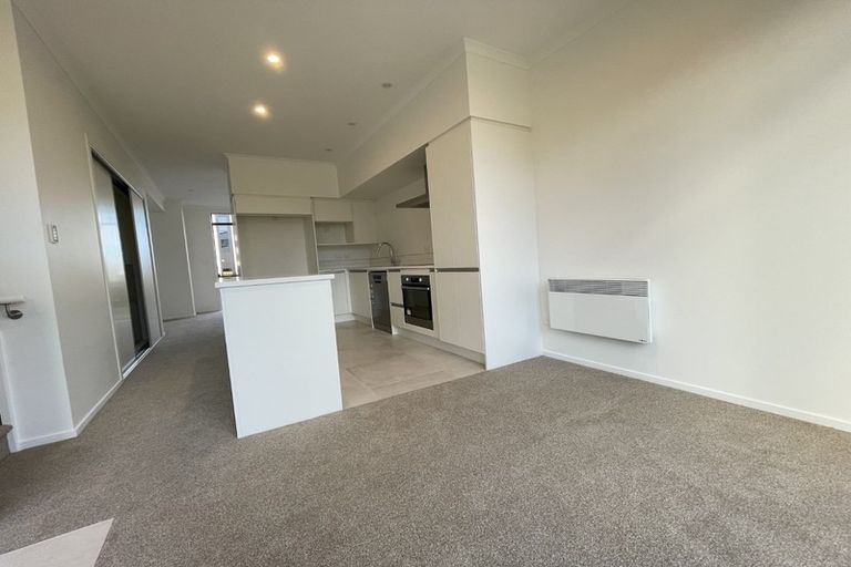 Photo of property in 58 Hobsonville Point Road, Hobsonville, Auckland, 0616