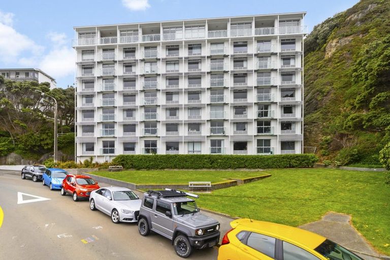 Photo of property in The Capital, 18/370 Oriental Parade, Oriental Bay, Wellington, 6011