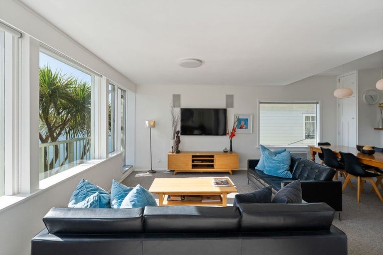 Photo of property in 37 The Crescent, Roseneath, Wellington, 6011