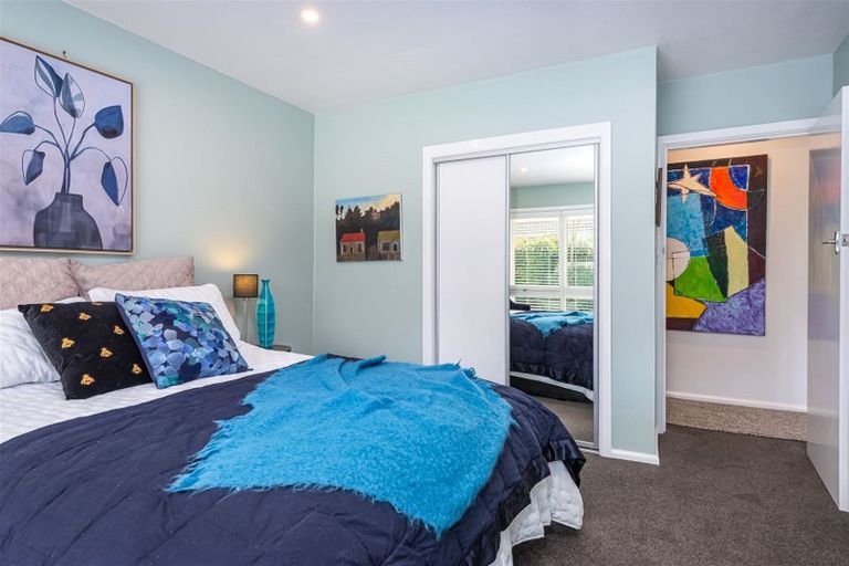 Photo of property in 2/10 Ladbrokes Place, Fendalton, Christchurch, 8052