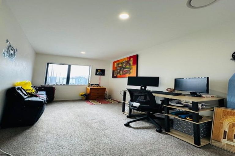 Photo of property in 37b Soaring Bird Drive, Takanini, 2112