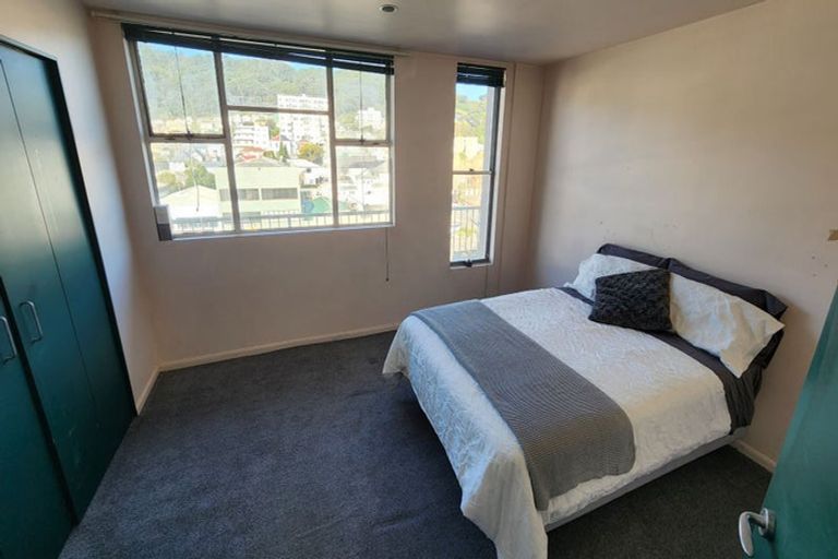 Photo of property in Grandstand Apartments, 9/80 Kent Terrace, Mount Victoria, Wellington, 6011