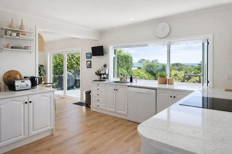 Photo of property in 33 Agincourt Street, Glenfield, Auckland, 0629