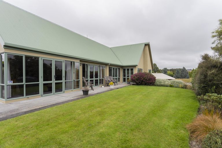 Photo of property in 12 Grove Avenue, Weston, Oamaru, 9401