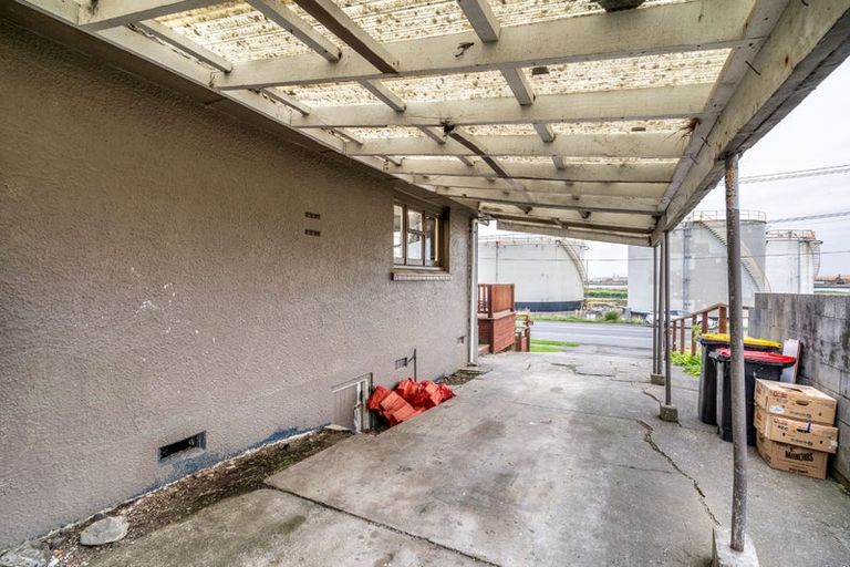 Photo of property in 44 Ocean Beach Road, Bluff, 9814