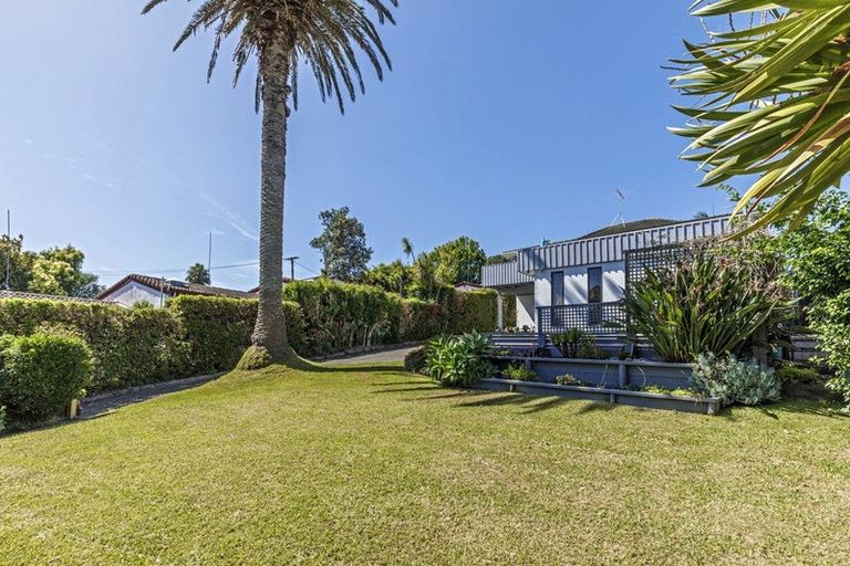 Photo of property in 26 Glencoe Road, Browns Bay, Auckland, 0630