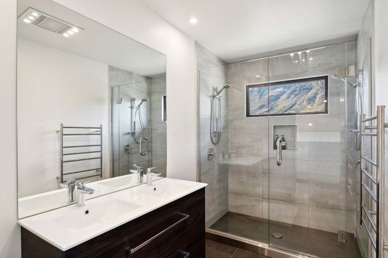 Photo of property in 28 Falconer Rise, Jacks Point, Queenstown, 9371