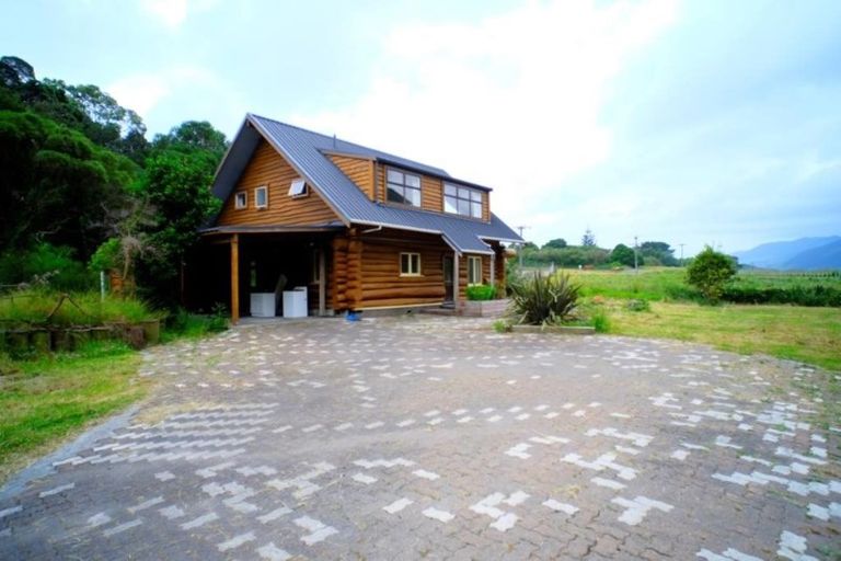 Photo of property in 80 Tilley Road, Paekakariki, 5034