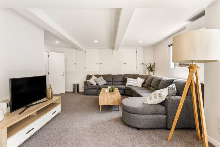 Photo of property in 11 Bank Street, Hillcrest, Auckland, 0627